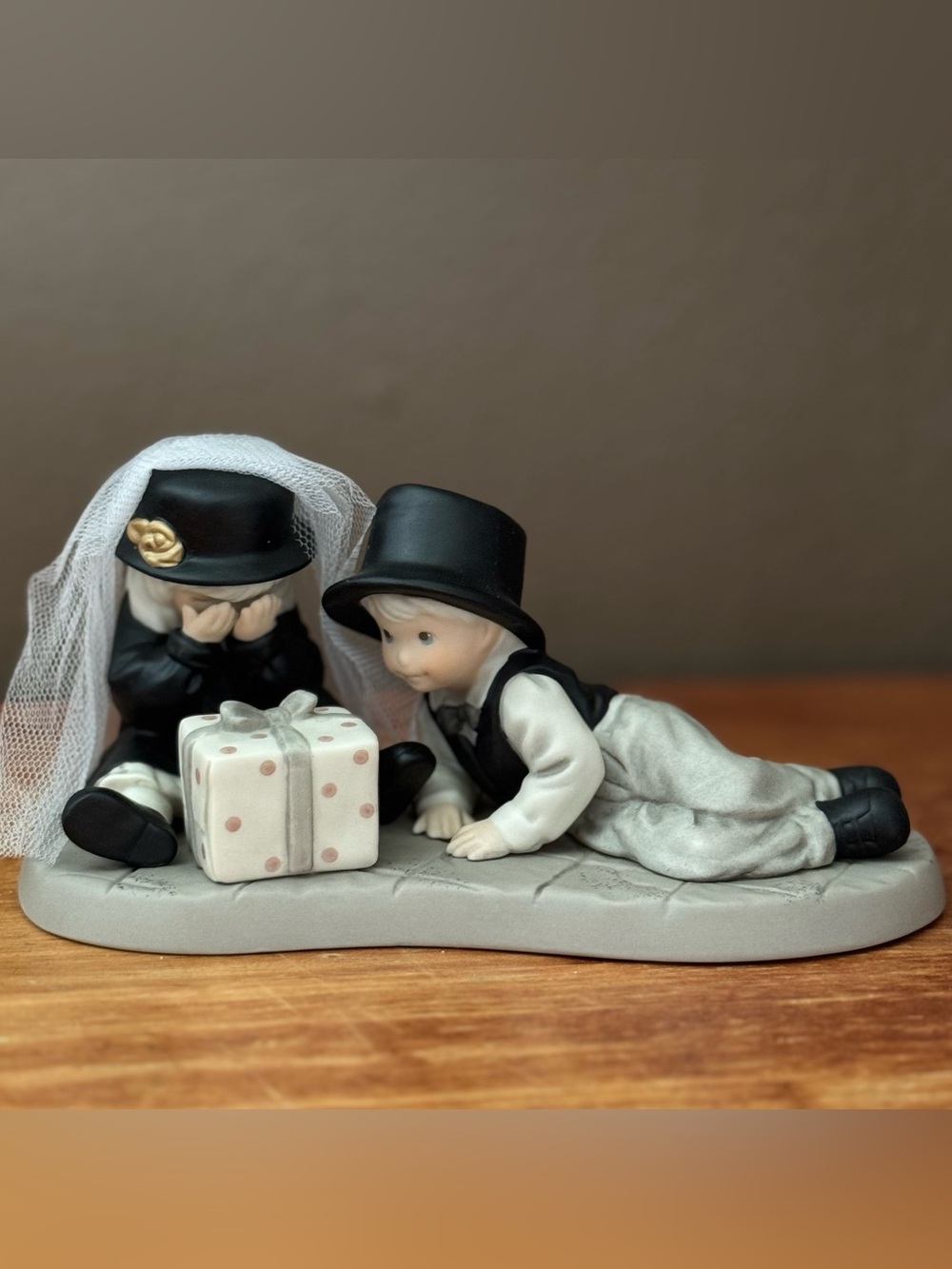 Pretty As A Picture~Boy and Girl with a Gift Figurine Kim Anderson Collectible ๐